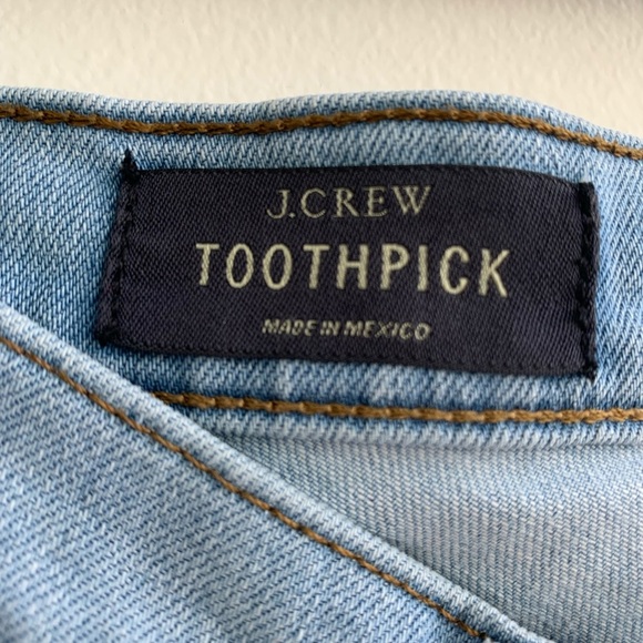 J Crew ToothPick Straight Distressed Denim Light Washed Jeans Size 26 - Picture 3 of 7